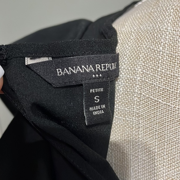 Black, Banana Republic blouse, lightly worn, like new condition! - Picture 4 of 5